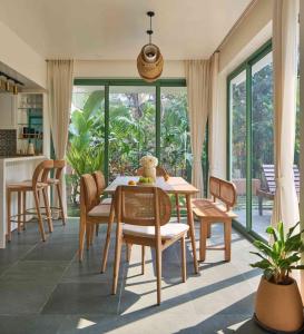 Celebrity Villa in Assagao with Private Pool & Glass Sky Room