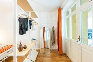 New Town Boutique apartment with Free Parking