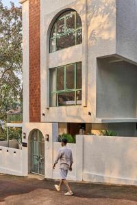 Celebrity Villa in Assagao with Private Pool & Glass Sky Room