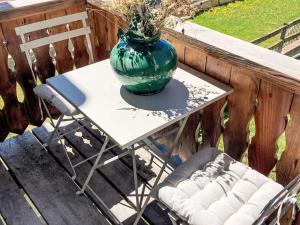 Apartment Chesa alb scol floc by Interhome