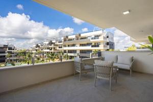 Balcony - Golf - Swimming pool - Family friendly