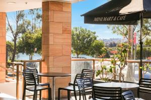 Rhodes water side retreat, Pool & Sauna