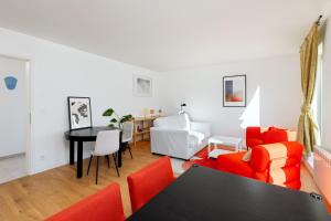 Two Terraces APP Parking and AC