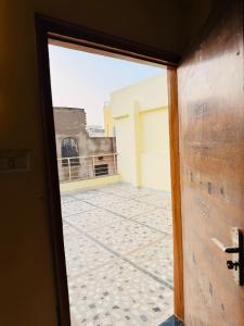 Bigbro-The Penthouse I Near Assi Ghat N Mandir