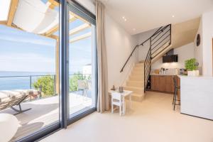 Exclusive Duplex with pool and full sea view
