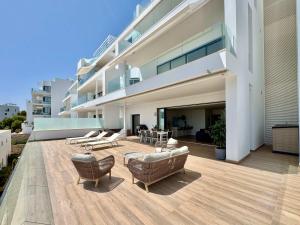 Naranjo 2 - Ground Floor Apartment Las Colinas Go