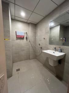 Nestora Stays Cozy Luxury Studio Omaxe ITC Greater Noida
