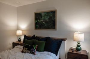 Downtown 1-Bed, 1-Bath Modern Studio Apt.