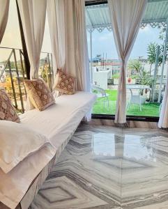 Karans Crib with Netflix, AC & Private Rooftop