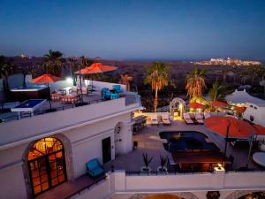 Cabo San Lucas Castle With Rooftop Sea Views