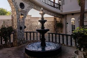 Cabo San Lucas Castle With Rooftop Sea Views