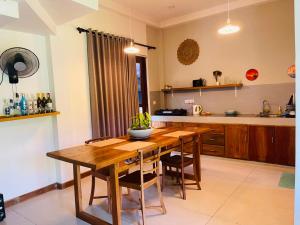 Villa White Home