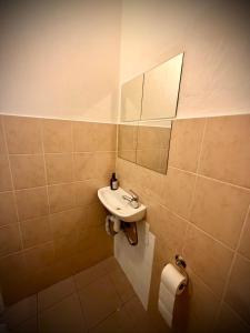 Charles bridge, Old town3 Min walk Private Room A