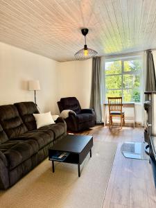 Uus 8a privaatse aiaga Kuressaare südames