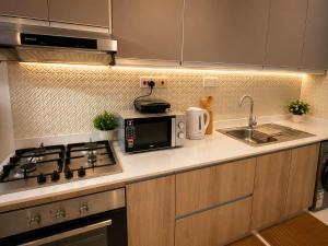 Black Diamond 1BR Apartment Near Sarit Centre