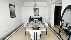 3BR Apt Parking · Bathtub · Lac 2 Tunis