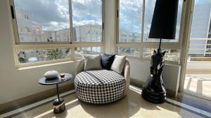 3BR Apt Parking · Bathtub · Lac 2 Tunis