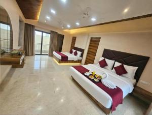 Majestic Grande 4BHK Luxury Villa With AC, Garden , BBQ , AIR HOCKEY , CARROM , TENNIS TABLE , Near Lonavala - 10 minutes From Imagica & Wet n Joy