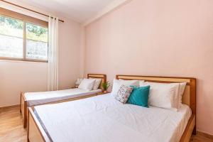 Radhima Res 7 - One Bedroom Apt w kitchen