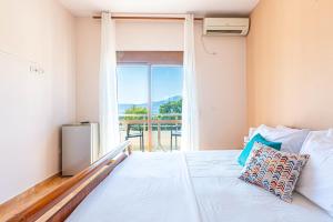 Radhima Res 11 - Double Room w Sea View