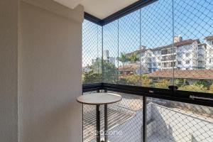 Apto. c Varanda e Vista p Cidade VGE0303