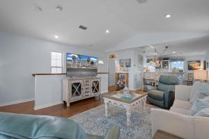 KeyLime Downtown Gulf View-FREE Golf Cart for 2026