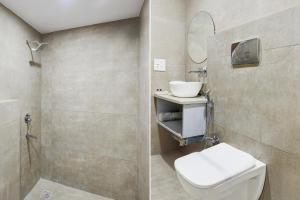 Collection O Hotel Evergreen