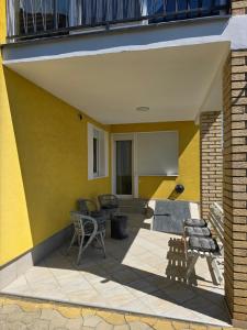Family Garden Apartment