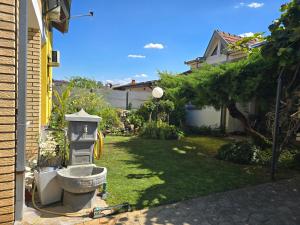Family Garden Apartment