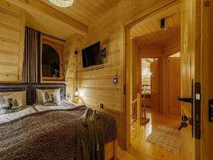 Holiday home in the mountains, sauna, jacuzzi