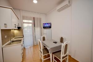 Hotel Imperial, Velipojë
