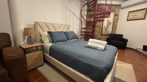 Two-story apartment in Casco Antiguo