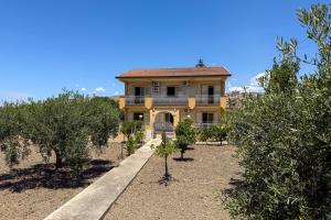 Coastal Villa Retreat Steps from Scala Dei Turchi