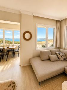 Luxury 2 plus 1 apartment with a unique view in the center of Ayvalık