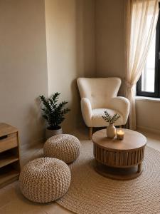 ENDLESS BLUE SUITEs 8