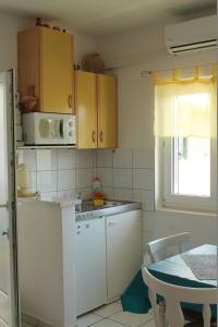 Apartments with parking space Gradac, Makarska - 12977