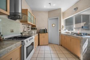 Oasis in Downtown Tequis Pool & 5 Rooms