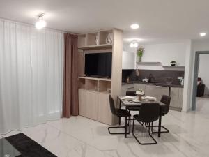 Dalmatia Apartments - One Bedroom apartment with Balcony and Sea View 4