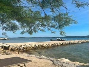 Mobile Home Paradise - Two Bedroom Mobile Home with Terrace