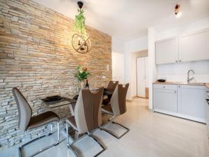 Luxury Apartment on the Main Beach - One bedroom Apartment