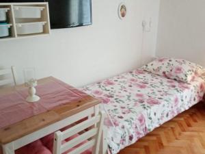 Studio Apartment With Balcony and View S1