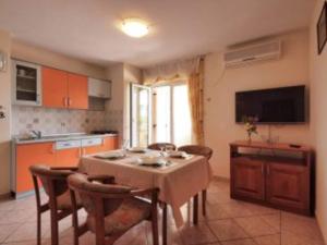 Apartment Stefani - two bedroom apartment with balcony and sea view A4