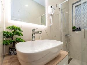 Bra i Premium Apartments with Outdoor Pool and Sauna - Quadruple Room