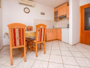 Aurel Suites- Comfort One Bedroom with Balcony