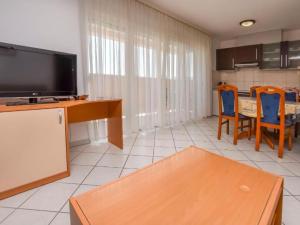 Aurel Suites- Comfort Two Bedroom with Balcony