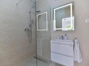 Two Bedroom Apartment with Terrace and Pool