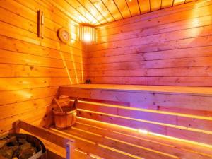 Bra i Premium Apartments with Outdoor Pool and Sauna - Superior Two Bedroom Apartment with Terrace