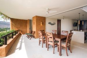 Armadillo Complex Listings
