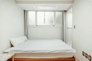 Korean traditional Hotel SEONG SU station 5minute