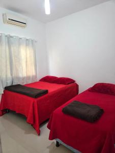 Casa 2 km da praia Aracagy e 3,5 km praia da litoranea, 4 quartos, piscina ,recebe 15 pessoas,prox av dos holandeses
